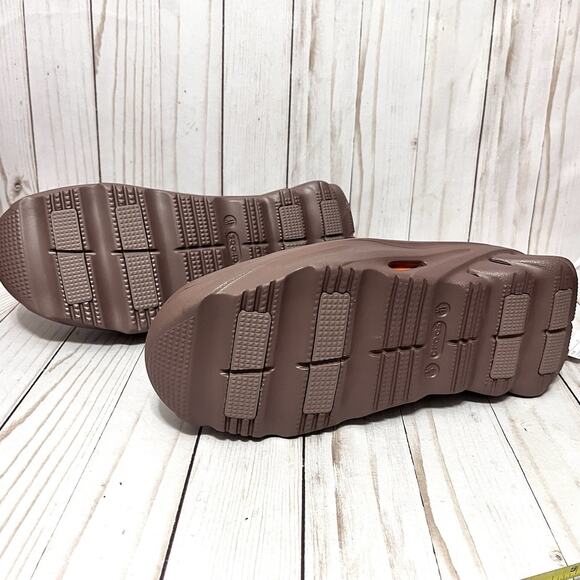 Crocs Echo Surge Truffle Unisex Slip On Casual Shoes 210079-0LG Sz M 9/W 11 Rare main image 5